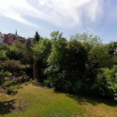 Apartment Großzügige Im Haus 