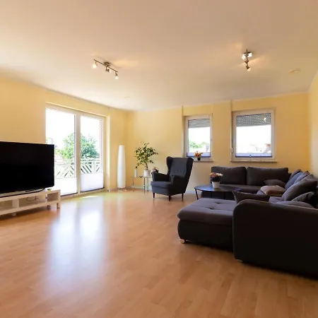 Apartment Großzügige Im Haus 
