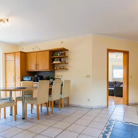 Apartment Großzügige Im Haus 