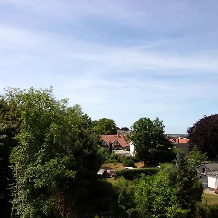 Grosszuegige Im Haus 